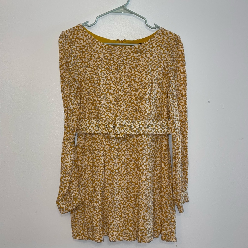 Forever 21 Daisy Belted Mini Dress